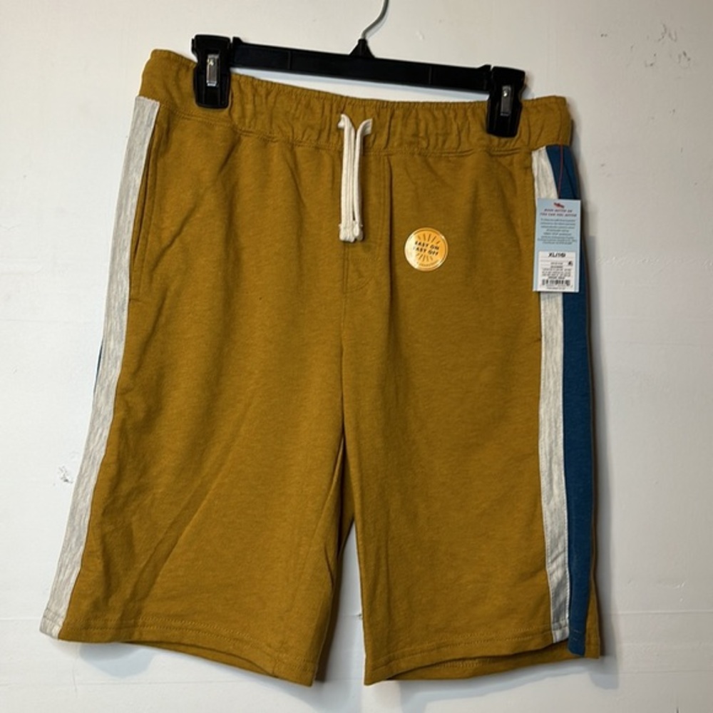 NWT boys easy on shorts size XL